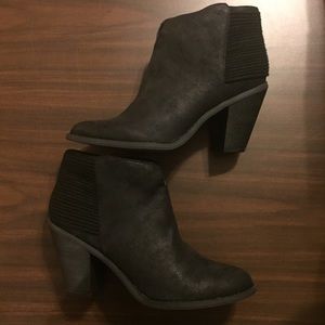 BNWT Black suede booties with rope detail